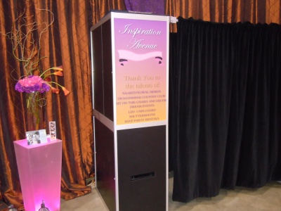 Wedding Photo Booth on Las Vegas Wedding  Photo Booth Fun For Guests  Party Favors  And More