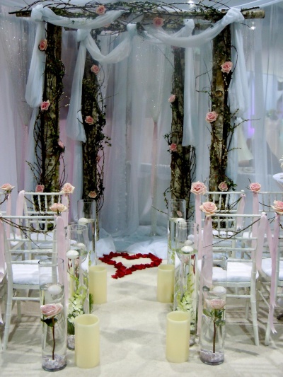 Wedding Reception Vegas on Five Fabulous Reception Table Designs For Summer  Wedding Idea Gallery