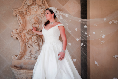 Las Vegas wedding photography, image of bride at fountain