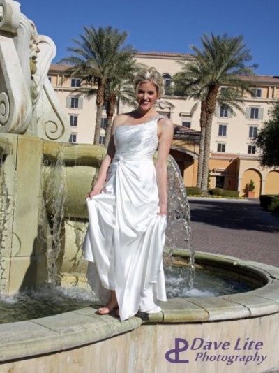 barefoot bride at fountain