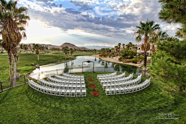 Ceremony site at Rhodes Ranch. Photo by Ana Studios.